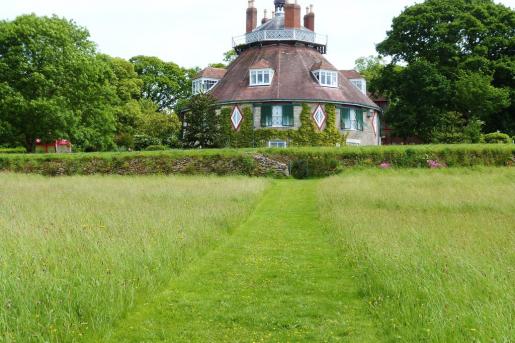 A La Ronde Exmouth grass path